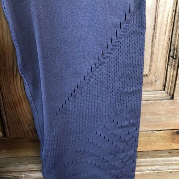 Fabletics Medium Purple SculptKnit Openwork 7/8 Leggings‎ - Picture 6 of 9